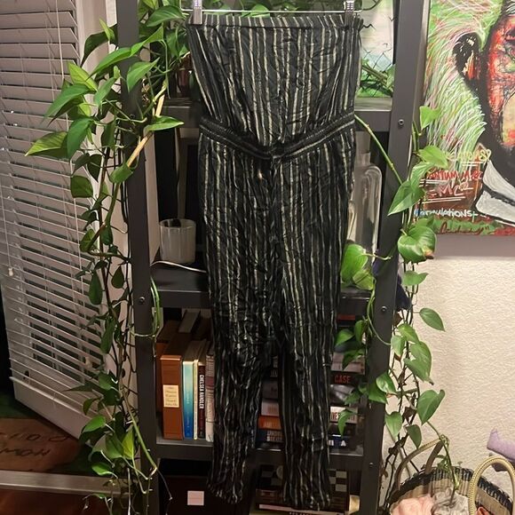 Romper Striped - Size Small, Great Condition Size Medium Drawstring Around Waist - Picture 1 of 6